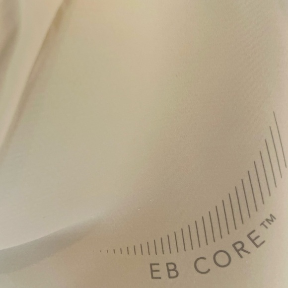 Elegant Beige Seamless Bralette - Picture 4 of 5